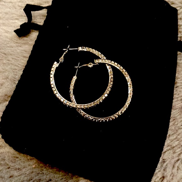 Round shaped earrings - Picture 2 of 2